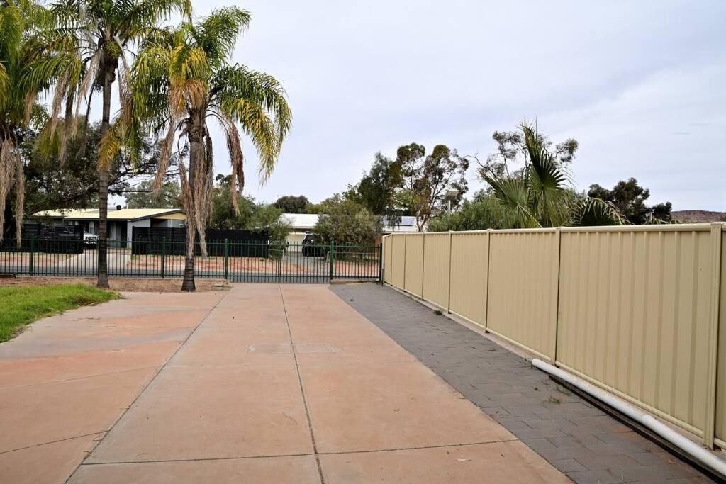 Spacious Studio In Alicesprings Queenbed+Ksairbed ينابيع أليس المظهر الخارجي الصورة