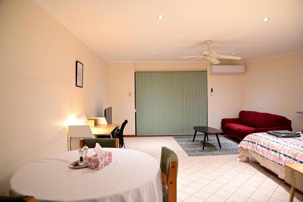 Spacious Studio In Alicesprings Queenbed+Ksairbed ينابيع أليس المظهر الخارجي الصورة